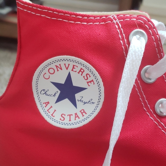 Converse red high tops - Picture 2 of 3